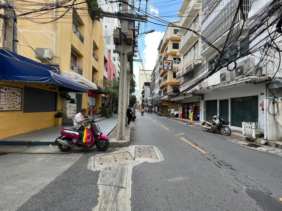 Thaiphiphat House Bangkok Buitenkant foto