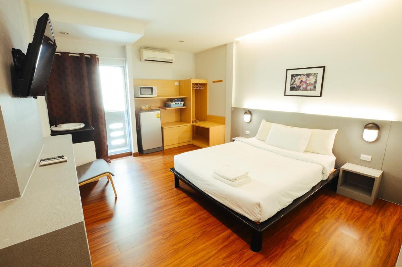 Thaiphiphat House Bangkok Buitenkant foto