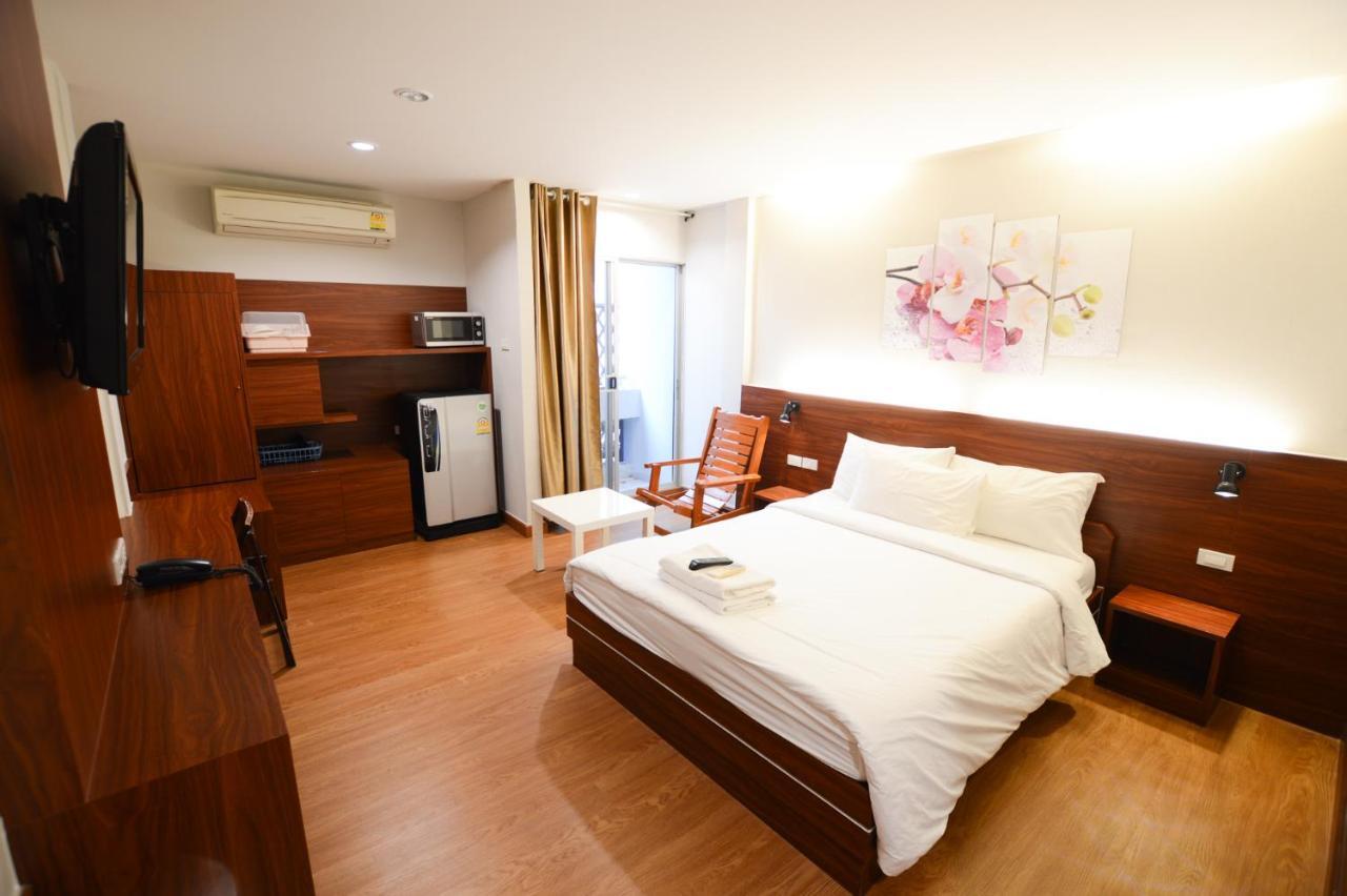 Thaiphiphat House Bangkok Buitenkant foto