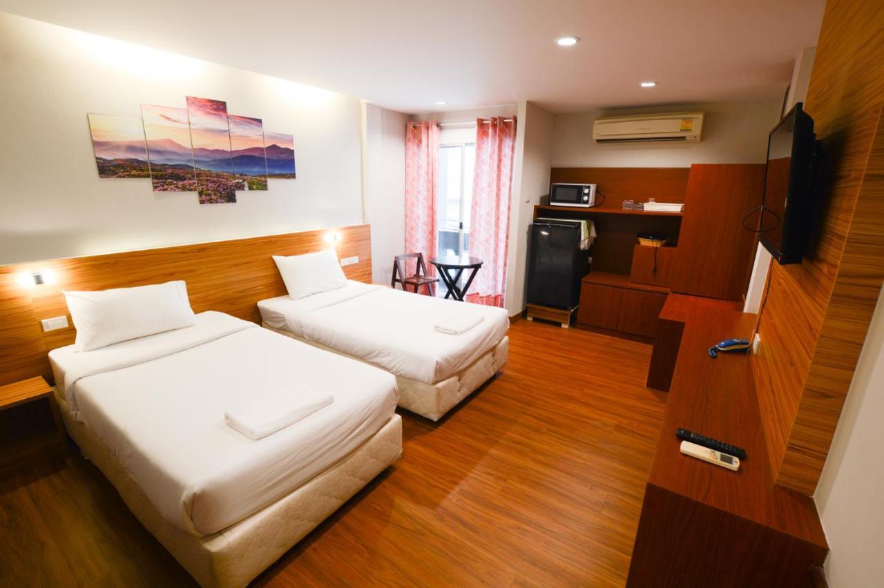Thaiphiphat House Bangkok Buitenkant foto